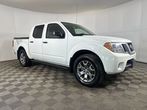 Used 2020 Nissan Frontier SV image 10