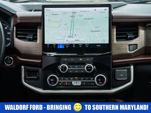 Used 2024 Ford Expedition Limited image 23