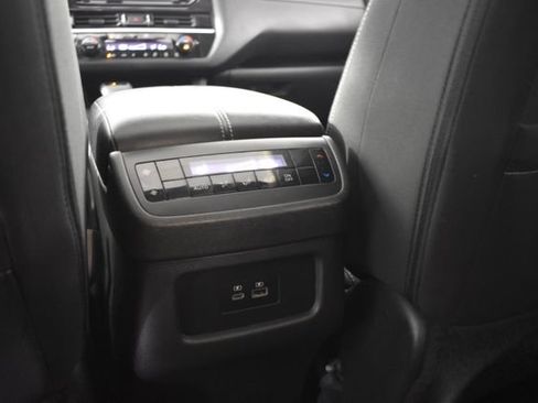 Certified 2024 Nissan Pathfinder SV w/ SV Premium Package AWD/4WD image 31