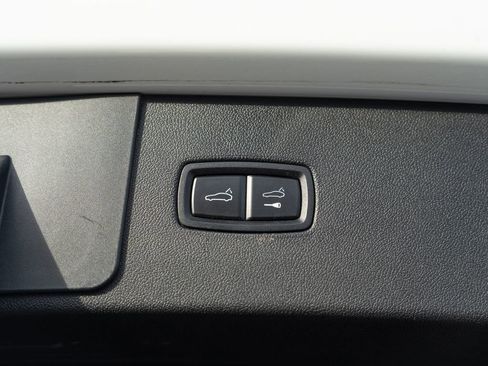 Used 2023 Porsche Cayenne AWD/4WD image 33