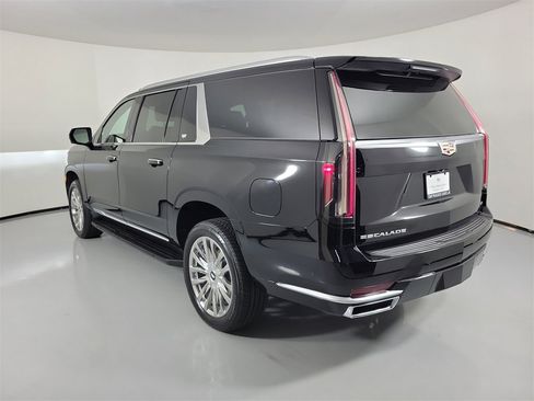 Certified 2023 Cadillac Escalade ESV Premium Luxury image 3