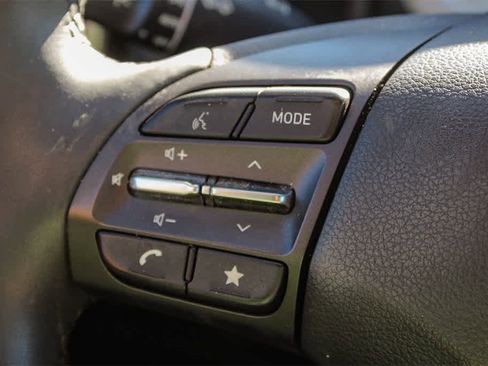 Certified 2022 Hyundai Kona Limited image 33