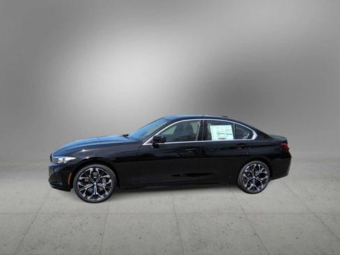 Used 2026 BMW 330i xDrive Sedan w/ Premium Package AWD/4WD image 5