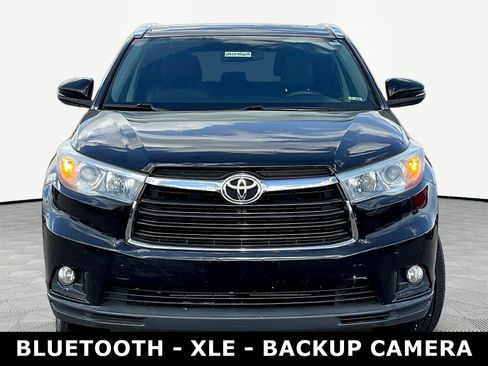 Used 2015 Toyota Highlander XLE FWD image 2