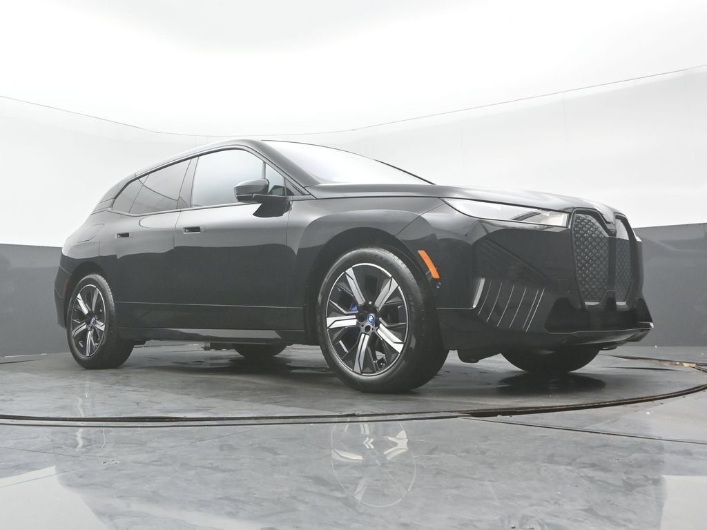 Used 2024 BMW iX xDrive50 w/ Premium Package AWD/4WD image 28