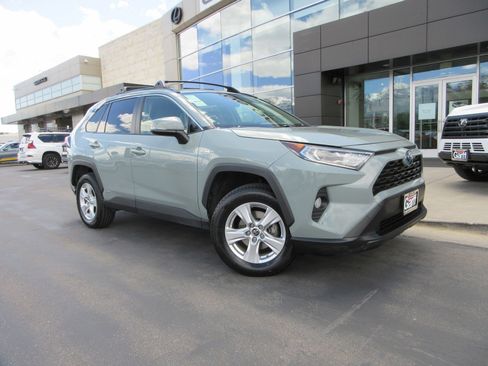 Used 2019 Toyota RAV4 XLE w/ Convenience Package AWD/4WD image 15