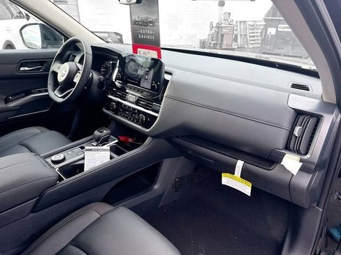 New 2025 Nissan Pathfinder SL w/ Cargo Package image 33