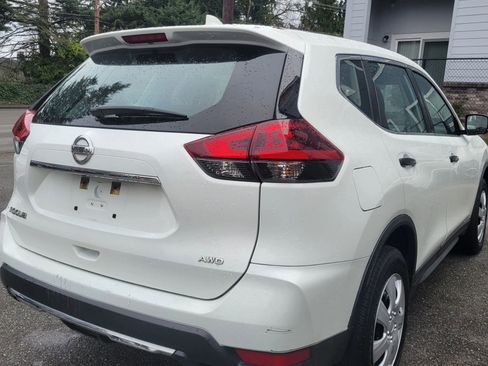 Used 2018 Nissan Rogue S image 4