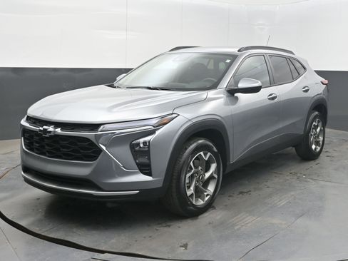 New 2026 Chevrolet Trax LT w/ Driver Confidence Package FWD image 4