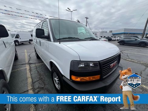 Used 2025 GMC Savana 2500 RWD image 2