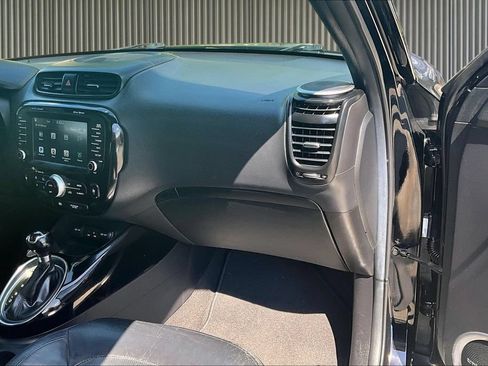Used 2014 Kia Soul ! w/ Sun & Sound Package FWD image 17