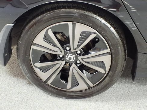 Used 2018 Honda Civic EX-L image 5