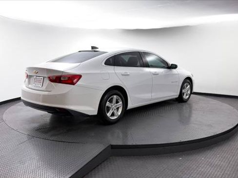 Used 2020 Chevrolet Malibu LS w/ Driver Confidence Package II FWD image 9