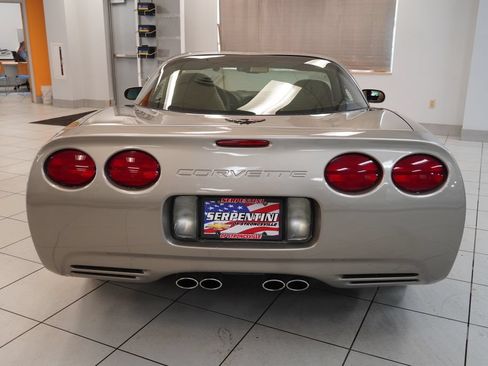 Used 2002 Chevrolet Corvette Coupe w/ Preferred Equipment Group1 RWD image 8