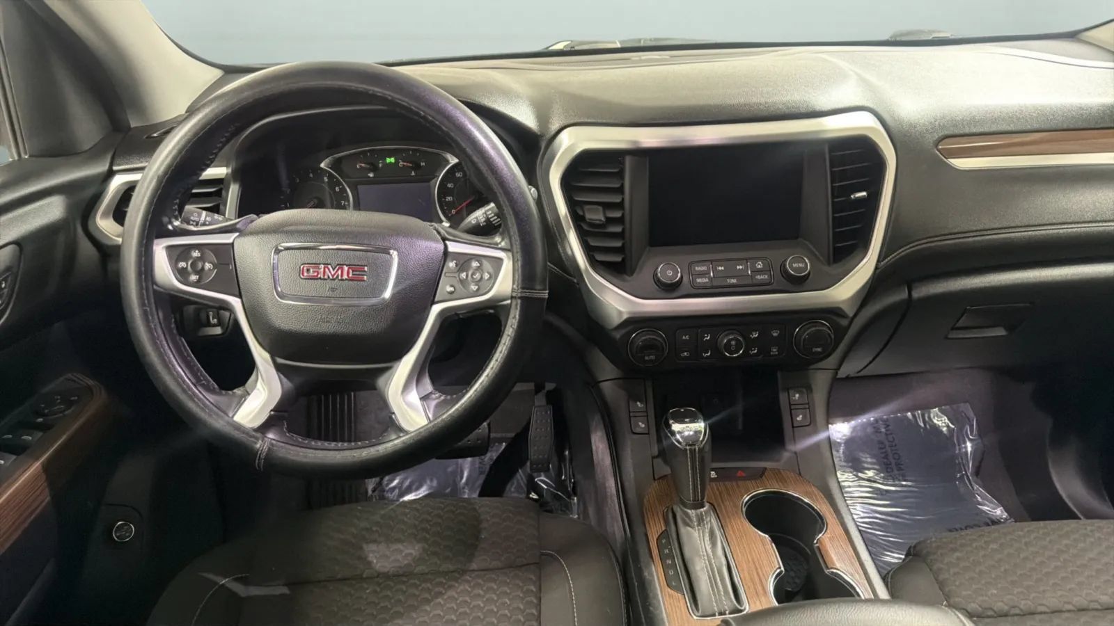 Used 2018 GMC Acadia SLE w/ LPO, Cargo Package FWD image 11