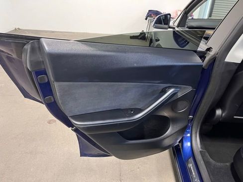 Used 2023 Tesla Model Y Long Range image 18