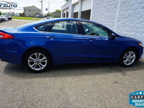Used 2017 Ford Fusion SE FWD image 12