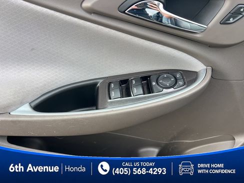 Used 2025 Chevrolet Malibu LT FWD image 13