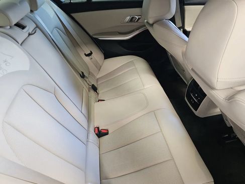 Used 2022 BMW 330i Sedan w/ Convenience Package RWD image 9