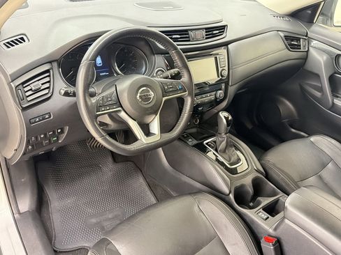 Used 2019 Nissan Rogue SL FWD image 4
