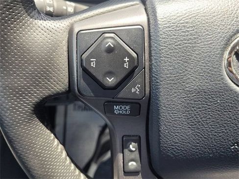 Used 2018 Toyota Tacoma TRD Sport w/ Technology Package RWD image 18
