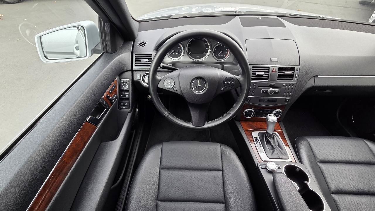 Used 2011 Mercedes-Benz C 300 4MATIC Sedan image 17