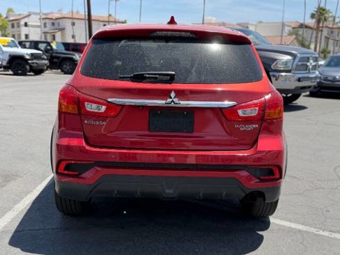 Used 2018 Mitsubishi Outlander Sport ES FWD image 4