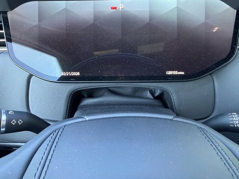 Used 2023 Land Rover Range Rover Long Wheelbase SE image 10