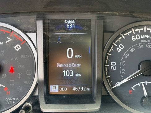 Used 2023 Toyota Tacoma TRD Sport w/ Technology Package RWD image 12