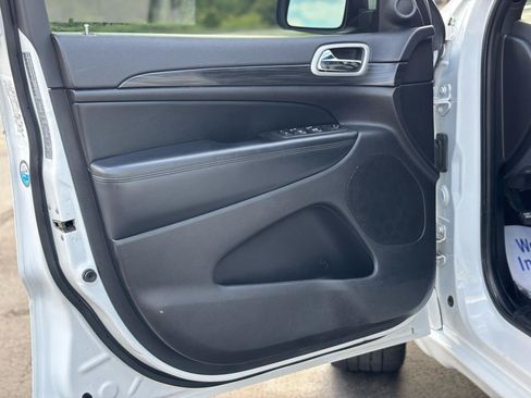 Used 2021 Jeep Grand Cherokee Altitude AWD/4WD image 14