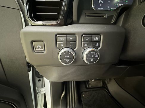 Certified 2025 GMC Sierra 1500 AT4 AWD/4WD image 27