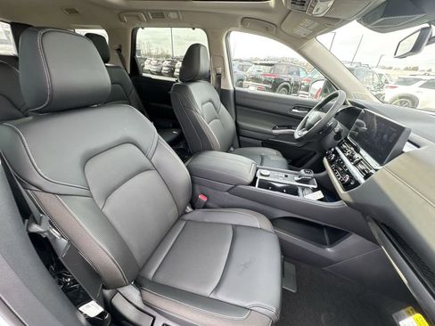 New 2026 Nissan Pathfinder SL image 26