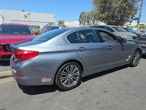 Used 2020 BMW 530e w/ Premium Package RWD image 3