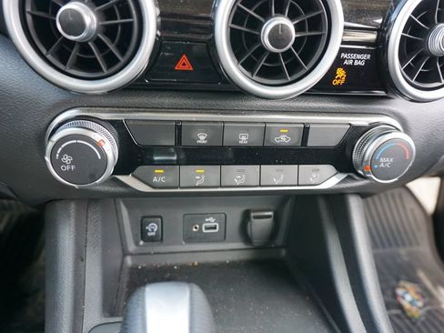 Used 2025 Nissan Sentra S FWD image 11