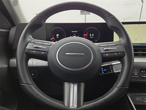 Certified 2025 Hyundai Kona SEL image 19