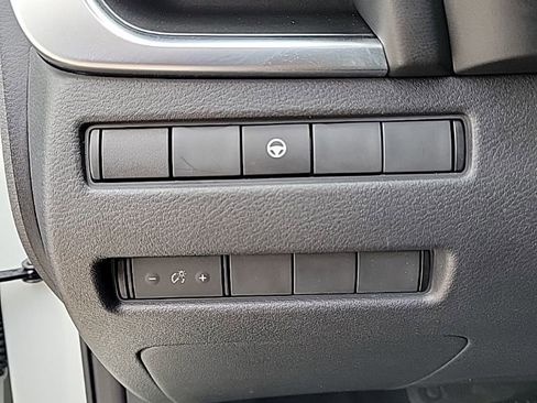 Certified 2022 Nissan Rogue SV image 25