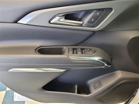 New 2026 Chevrolet Traverse LT image 23