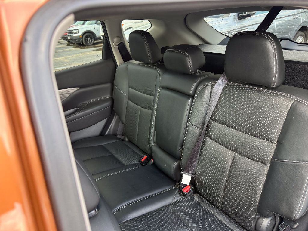 Used 2015 Nissan Murano Platinum w/ Platinum Technology Package AWD/4WD image 27