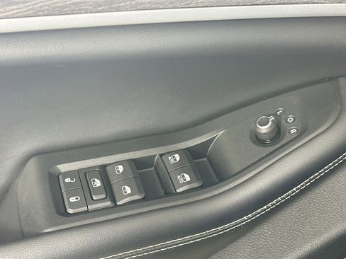 Used 2023 Jeep Grand Cherokee L Limited image 18