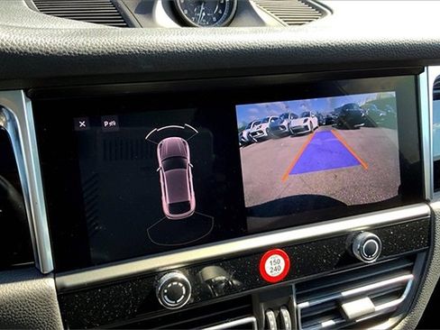 Used 2023 Porsche Macan image 35