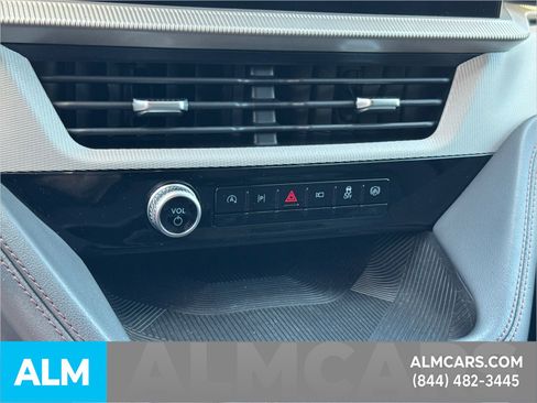 Used 2025 Ford Explorer Active image 38