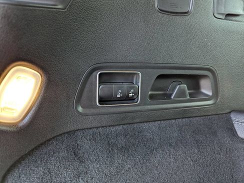 Used 2022 Mercedes-Benz GLS 450 4MATIC image 53