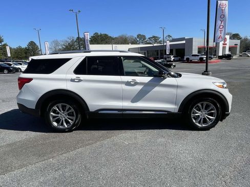 Used 2020 Ford Explorer Limited image 2