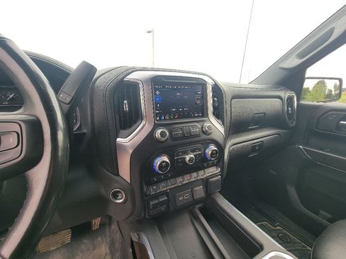 Used 2019 GMC Sierra 1500 SLT w/ SLT Premium Plus Package AWD/4WD image 17