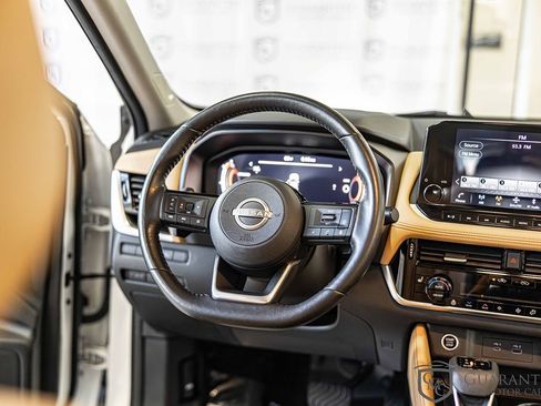 Used 2022 Nissan Rogue Platinum w/ Head-Up Display Package image 37