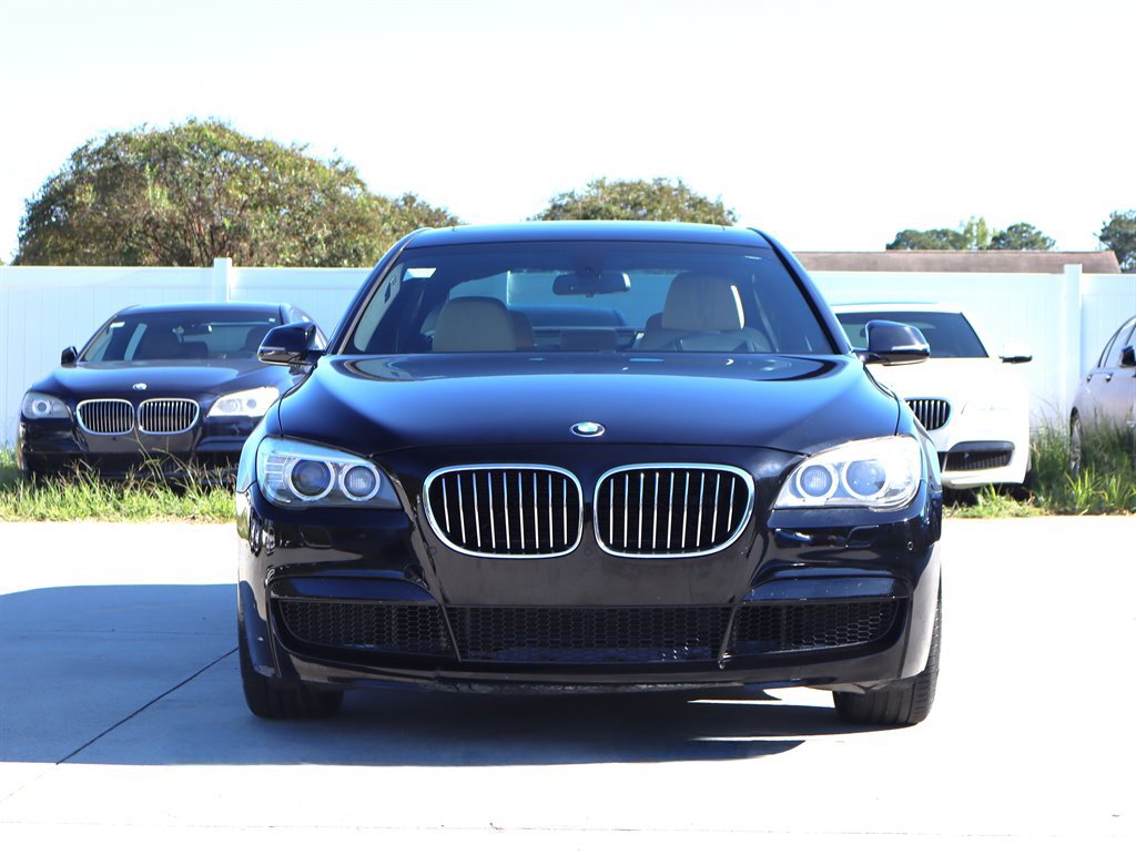 Used 2013 BMW 750Li RWD image 2
