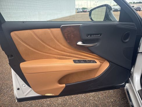 Used 2022 Lexus LS 500 image 21