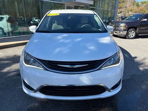 Used 2018 Chrysler Pacifica Touring Plus image 10