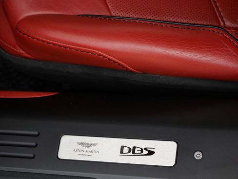 Used 2019 Aston Martin DBS Superleggera image 27