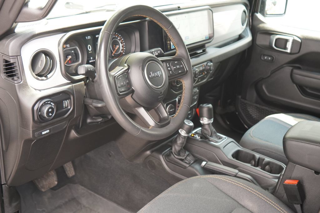 Used 2024 Jeep Gladiator Sport AWD/4WD image 13